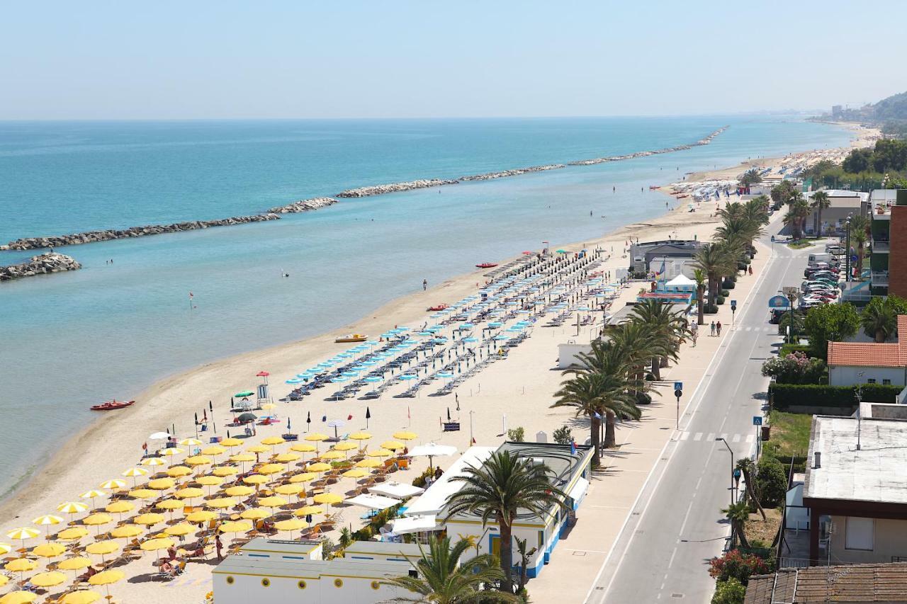 Hotel Cristal Cupra Marittima Exterior photo